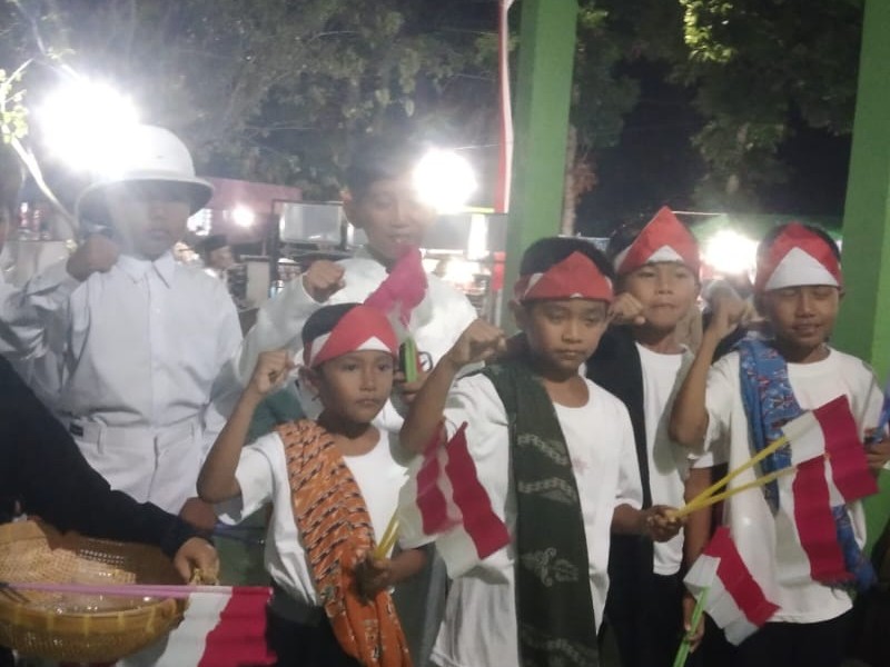 KEGITAN (  HUT RI ) DI  KANTOR DESA KEDUNGLO